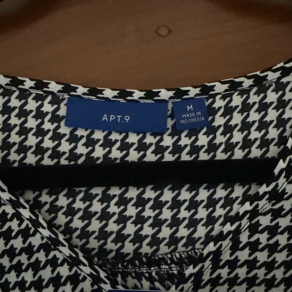 Apt 9 new with tags black and white tank top - Picture 3 of 4